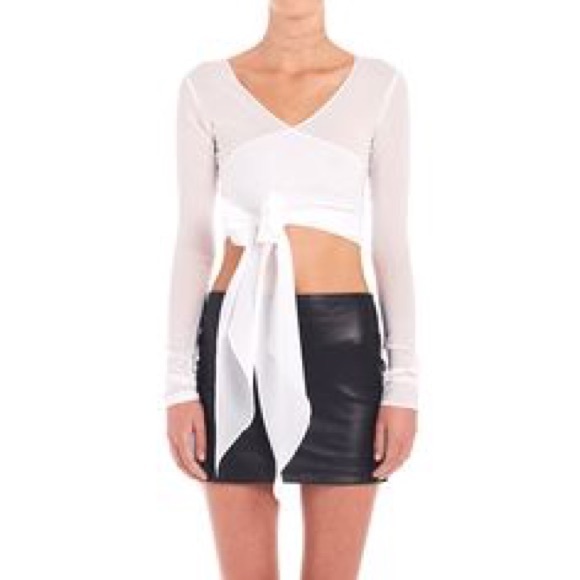 🛑SOLD🛑 AREYOUAMI Isabeli Wrap Top In White - Picture 3 of 5